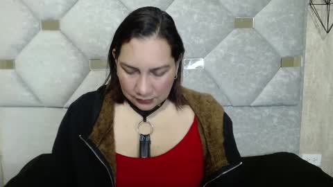 Mia online show from 04/01/26, 01:17