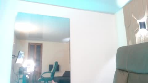 Mia online show from 04/09/26, 10:48