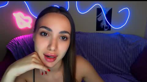 mia_cutie77 online show from 09/26/25, 10:19