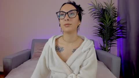 Sarah Luna online show from 04/23/26, 01:02