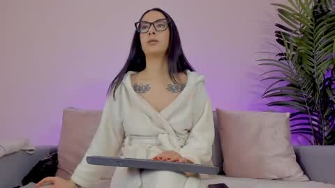 Sarah Luna online show from 05/18/26, 12:22