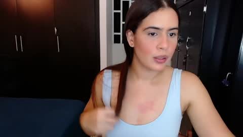 Snapshot of mia_danielsx chatting on 12/04/24, 02:20 Mia online show from 12/04/24, 02:20