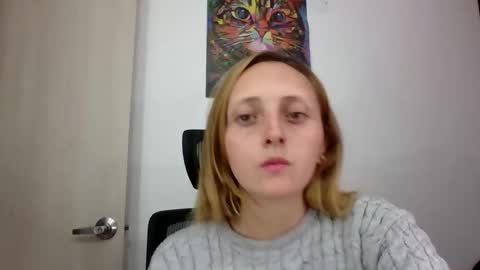 Snapshot of mia_dca chatting on 12/13/25, 10:59 mia_dca online show from 12/13/25, 10:59