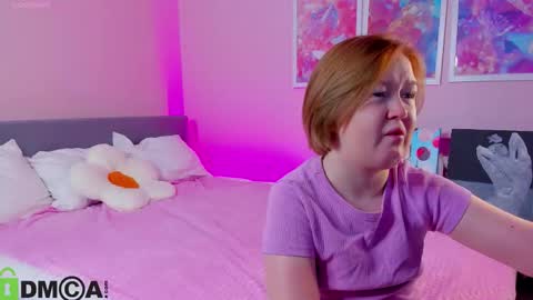 Mia online show from 11/12/25, 02:56