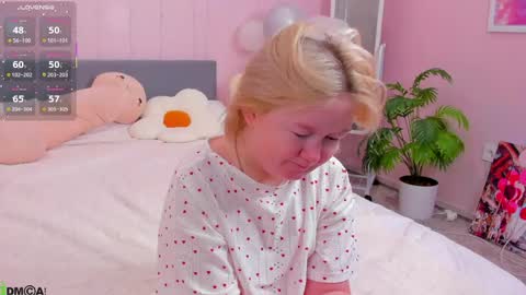 Mia online show from 03/22/26, 02:48