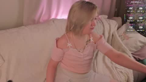 Mia online show from 04/18/26, 02:37