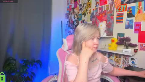 Mia online show from 04/19/26, 02:22