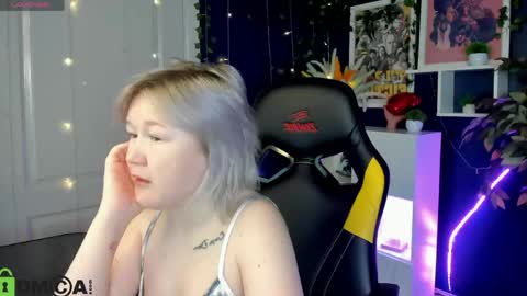 Snapshot of mia_ferd chatting on 05/25/26, 03:01 Mia online show from 05/25/26, 03:01