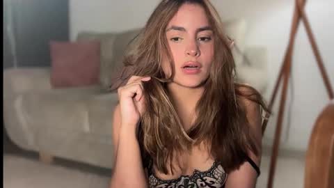 mia_ferrer777 online show from 03/18/26, 12:47