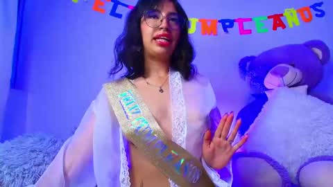 Mia flames online show from 11/24/25, 04:12