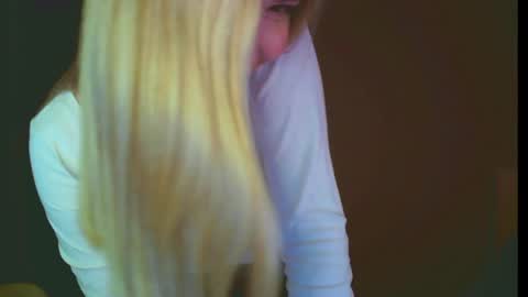 Mia online show from 01/21/25, 08:11