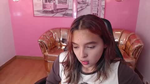 Mia online show from 10/03/25, 01:19