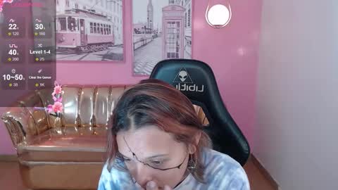 Mia online show from 10/30/25, 02:18