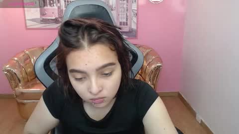 Mia online show from 11/30/25, 01:15