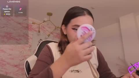 Mia online show from 03/03/26, 01:17