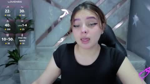 Mia online show from 03/12/26, 01:17