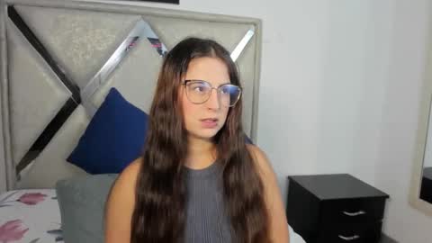 mia fox online show from 11/02/25, 01:35