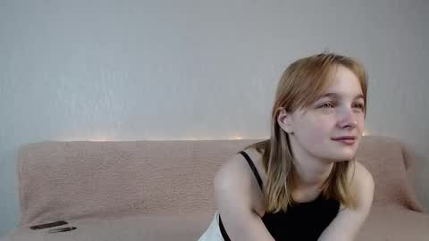 Snapshot of mia_foxie chatting on 01/15/26, 01:26 Mia online show from 01/15/26, 01:26