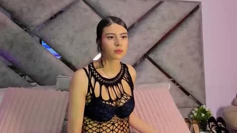 I am mia  online show from 05/27/26, 11:29