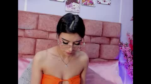 I am mia  online show from 05/28/26, 11:18