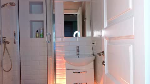 Mia online show from 01/10/25, 09:13