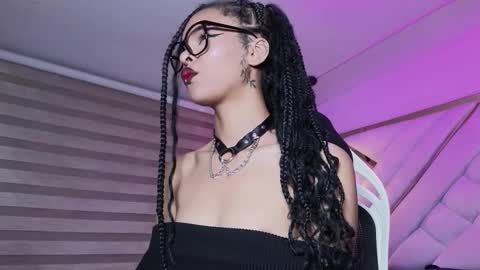 Mia online show from 03/10/26, 02:16