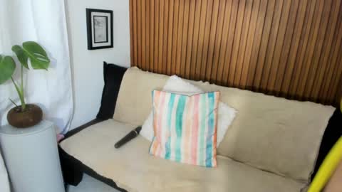 Mia online show from 04/07/26, 03:40