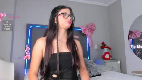 mia online show from 03/31/26, 01:22