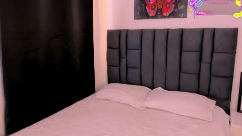 Mia online show from 03/15/26, 02:12