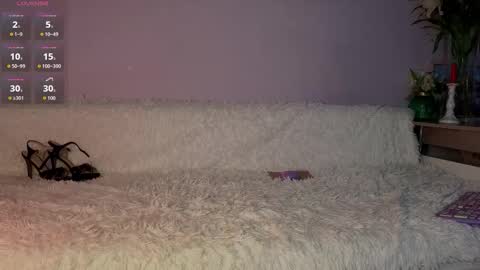 Mia  online show from 11/09/25, 05:00