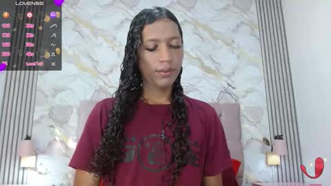 Mia Hiills online show from 06/05/26, 12:33