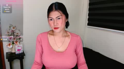Snapshot of mia_hollywood chatting on 10/13/25, 03:01 mia online show from 10/13/25, 03:01