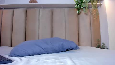  I am Mia  online show from 02/26/25, 01:30