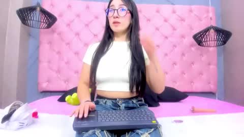 Mia online show from 01/14/26, 12:33