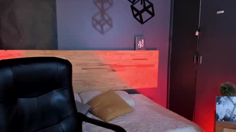 Val  online show from 01/12/25, 08:03