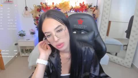 Snapshot of mia_jonnees chatting on 12/09/24, 03:33    online show from 12/09/24, 03:33