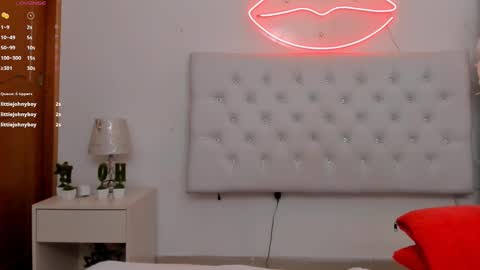 Snapshot of mia_jonnees chatting on 01/25/25, 06:24    online show from 01/25/25, 06:24