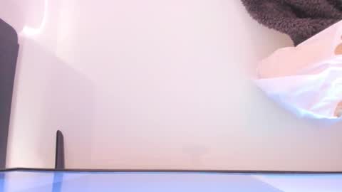 Snapshot of mia_jonnees chatting on 10/21/25, 12:06    online show from 10/21/25, 12:06