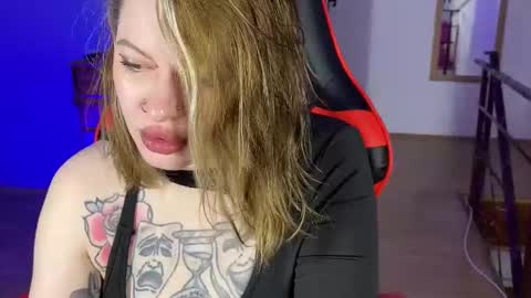 Mia online show from 10/04/25, 11:41