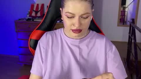 Mia online show from 10/13/25, 08:53
