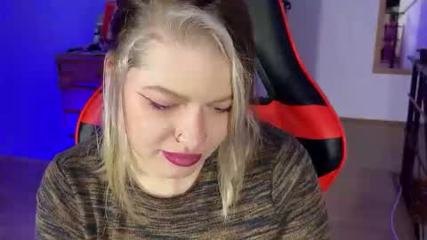 Mia online show from 10/14/25, 07:03