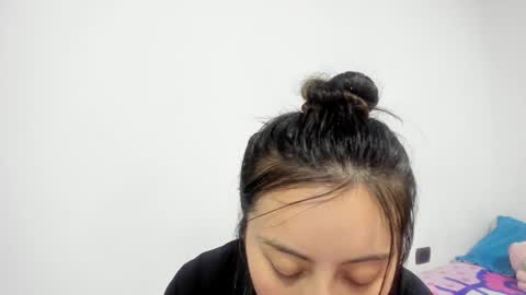 Snapshot of mia_kanee chatting on 12/12/24, 03:21 mia kaneee online show from 12/12/24, 03:21