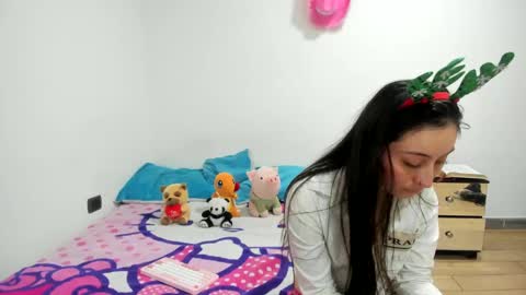 Snapshot of mia_kanee chatting on 12/15/24, 08:36 mia kaneee online show from 12/15/24, 08:36