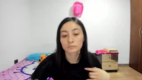 Snapshot of mia_kanee chatting on 12/27/24, 12:29 mia kaneee online show from 12/27/24, 12:29