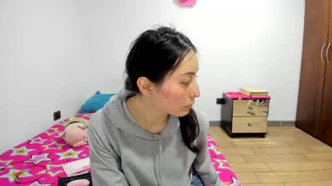 Snapshot of mia_kanee chatting on 01/11/25, 04:06 mia kaneee online show from 01/11/25, 04:06
