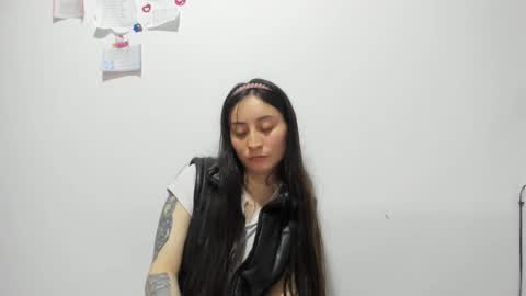 Snapshot of mia_kanee chatting on 02/21/25, 05:13 mia kaneee online show from 02/21/25, 05:13