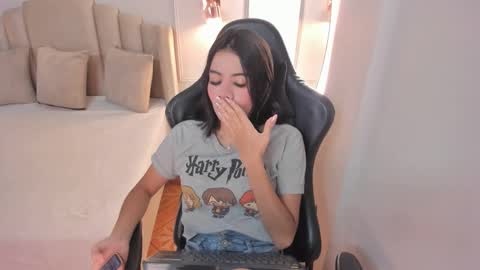 Mia online show from 09/12/25, 07:08