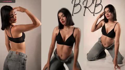 Mia online show from 09/17/25, 03:08