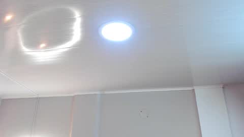 Mia online show from 12/05/25, 02:42