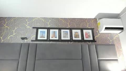 Mia online show from 04/05/26, 03:31